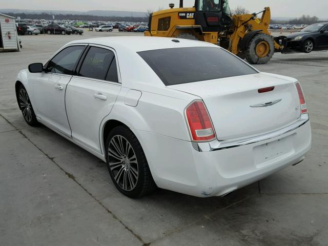 2C3CA4CG1BH572854 - 2011 CHRYSLER 300 WHITE photo 3