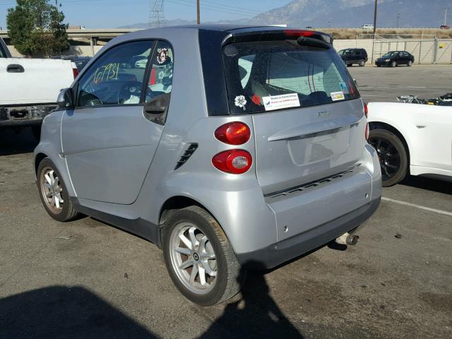 WMEEJ3BA6AK381581 - 2010 SMART FORTWO PUR SILVER photo 3