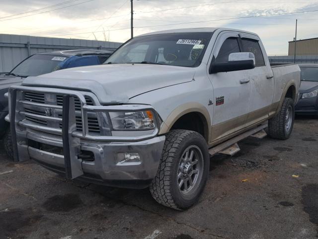 3D7UT2CL1BG525583 - 2011 DODGE RAM 2500 WHITE photo 2