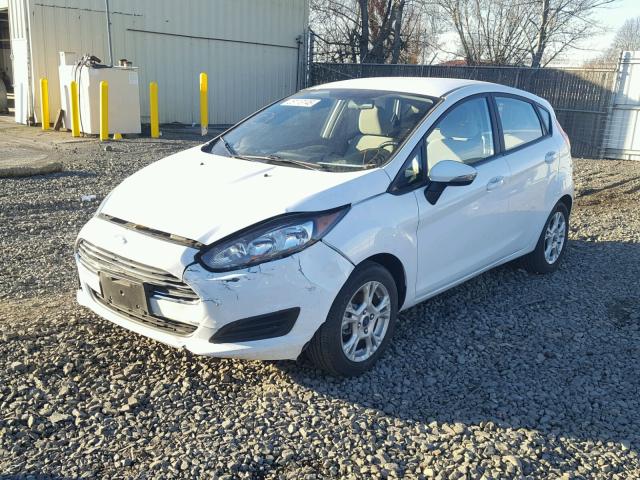 3FADP4EJ9FM162145 - 2015 FORD FIESTA SE WHITE photo 2