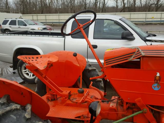 VAC4930045 - 1945 CASE TRACTOR ORANGE photo 5