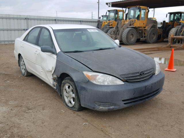 JTDBE32K220044630 - 2002 TOYOTA CAMRY LE WHITE photo 1