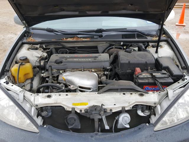 JTDBE32K220044630 - 2002 TOYOTA CAMRY LE WHITE photo 7