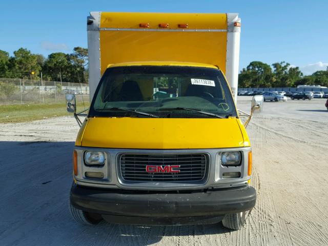 1GDHG31R521900916 - 2002 GMC SAVANA CUT YELLOW photo 9