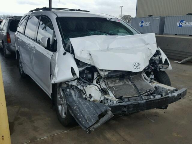 5TDKK3DC9BS027545 - 2011 TOYOTA SIENNA LE WHITE photo 1