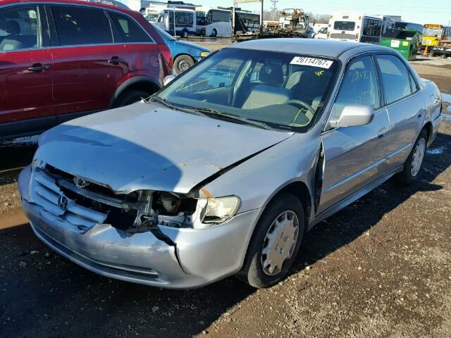 1HGCG56432A133088 - 2002 HONDA ACCORD LX SILVER photo 2