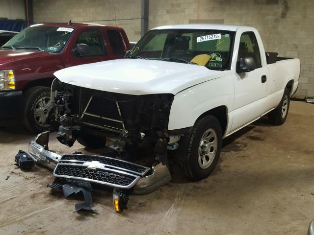 1GCEC14V17Z104012 - 2007 CHEVROLET SILVERADO WHITE photo 2