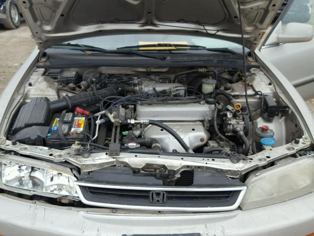 1HGCD5631TA072177 - 1996 HONDA ACCORD LX SILVER photo 7