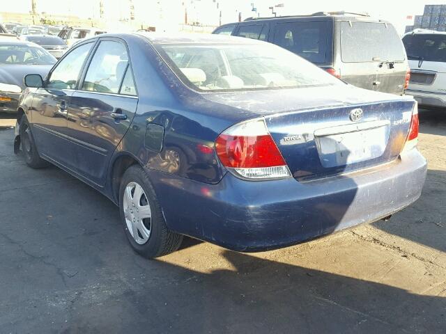 4T1BE32K15U387101 - 2005 TOYOTA CAMRY LE BLUE photo 3