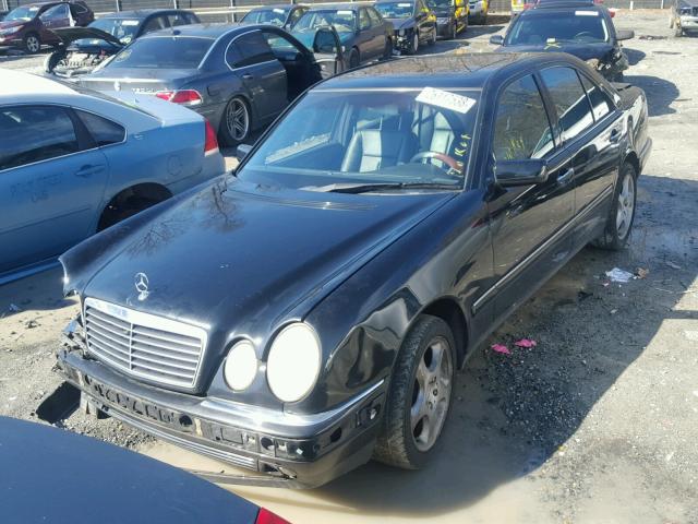 WDBJF70F7WA639283 - 1998 MERCEDES-BENZ E 430 BLACK photo 2