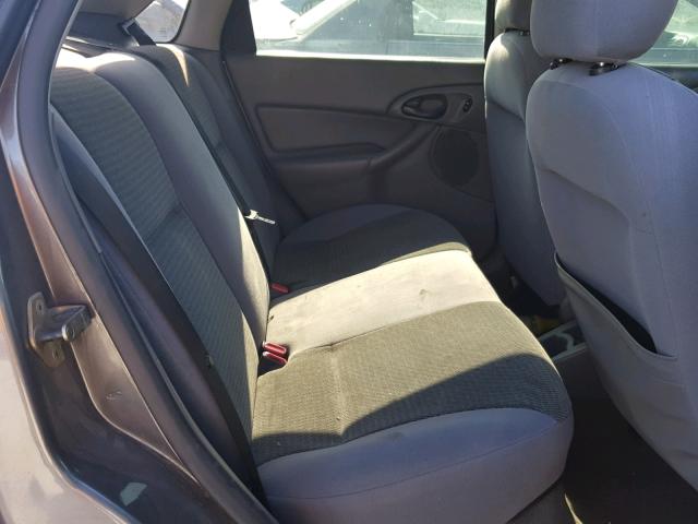 1FAFP34384W113909 - 2004 FORD FOCUS SE C GRAY photo 6