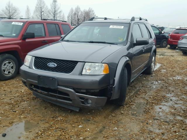 1FMDK06185GA59609 - 2005 FORD FREESTYLE GRAY photo 2