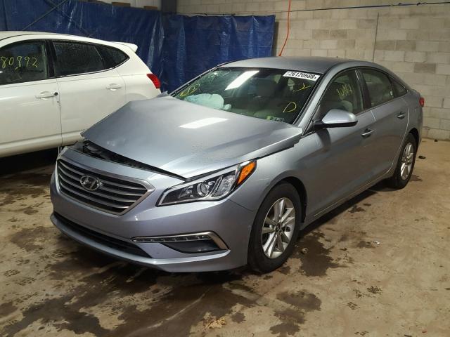 5NPE24AF4FH009239 - 2015 HYUNDAI SONATA SE SILVER photo 2