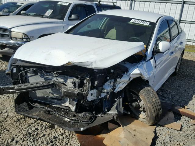 5NPE24AF5JH625279 - 2018 HYUNDAI SONATA SE WHITE photo 2