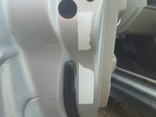 1J8HG58296C124107 - 2006 JEEP COMMANDER ვერცხლისფერი ფოტო 10