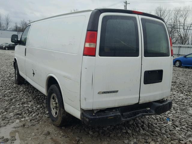 1GCFG15XX81196472 - 2008 CHEVROLET EXPRESS G1 WHITE photo 3