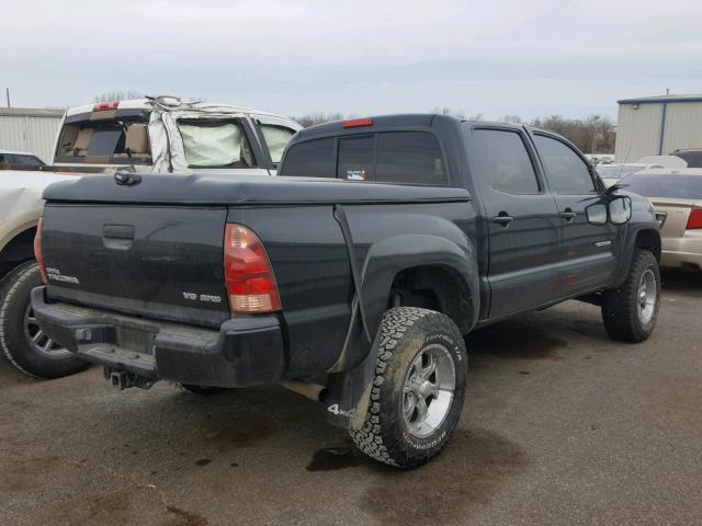 3TMLU42NX7M009541 - 2007 TOYOTA TACOMA DOU BLACK photo 4