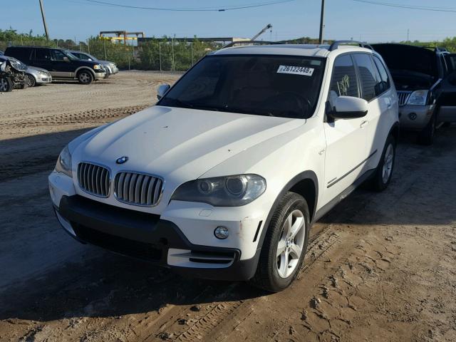 5UXFF03539LJ97403 - 2009 BMW X5 XDRIVE3 WHITE photo 2