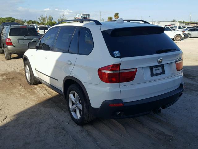 5UXFF03539LJ97403 - 2009 BMW X5 XDRIVE3 WHITE photo 3