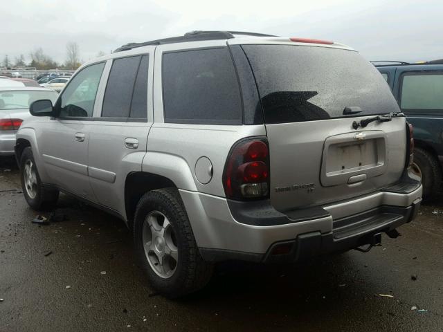 1GNDT13S452312272 - 2005 CHEVROLET TRAILBLAZE SILVER photo 3