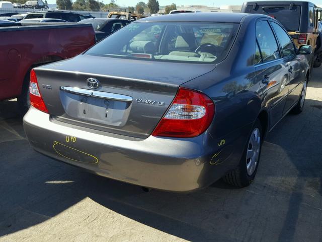 JTDBE32K720068213 - 2002 TOYOTA CAMRY LE GRAY photo 4