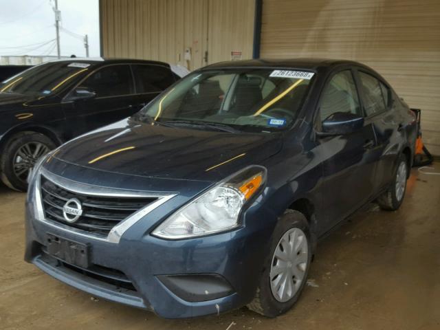 3N1CN7AP4HL824488 - 2017 NISSAN VERSA S BLUE photo 2