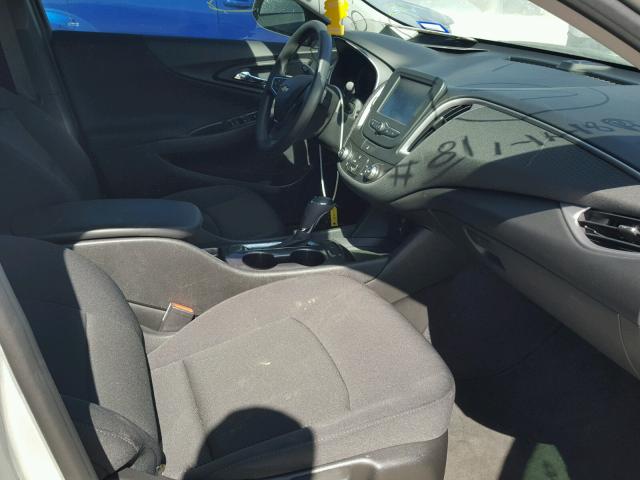 1G1ZB5ST4HF220183 - 2017 CHEVROLET MALIBU LS ვერცხლისფერი ფოტო 5