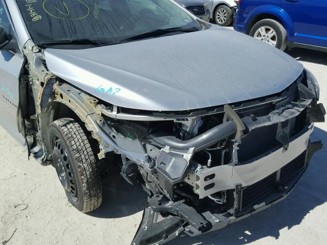 1G1ZB5ST4HF220183 - 2017 CHEVROLET MALIBU LS ვერცხლისფერი ფოტო 9