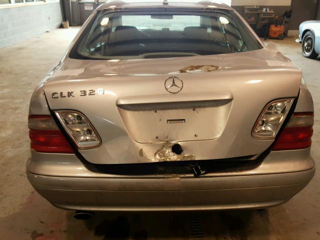 WDBLJ65G82F196576 - 2002 MERCEDES-BENZ CLK 320 SILVER photo 9