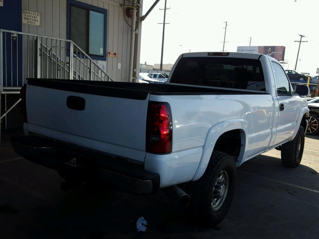 1GTHC24184E130867 - 2004 GMC SIERRA C25 WHITE photo 4