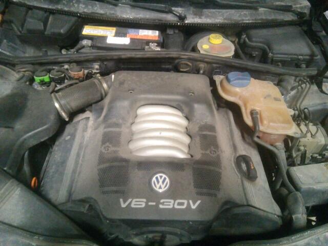 WVWEH23B21E035036 - 2001 VOLKSWAGEN PASSAT GLX 蓝色 照片 7