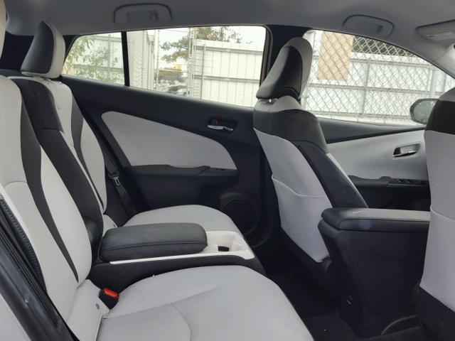 JTDKARFPXH3003965 - 2017 TOYOTA PRIUS PRIM ვერცხლისფერი ფოტო 6