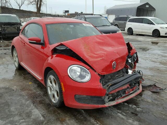 3VWHX7AT5CM622320 - 2012 VOLKSWAGEN BEETLE RED photo 1