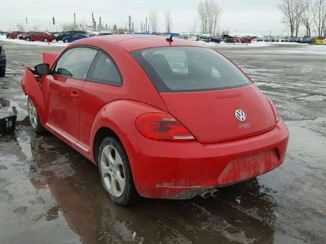 3VWHX7AT5CM622320 - 2012 VOLKSWAGEN BEETLE RED photo 3