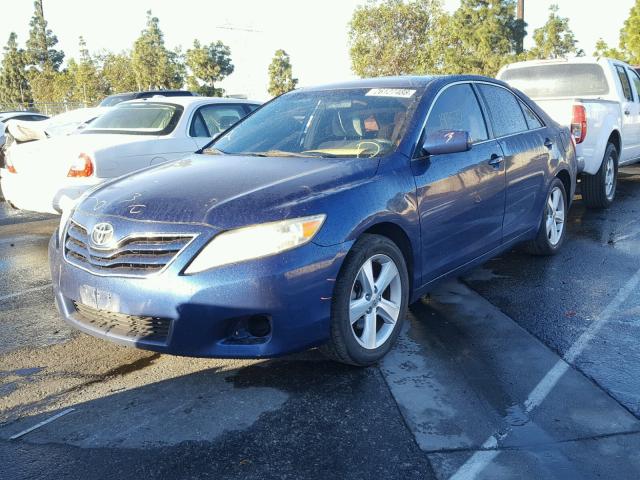 4T1BF3EK6BU635931 - 2011 TOYOTA CAMRY BASE BLUE photo 2