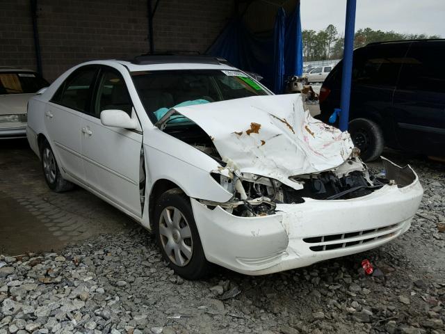 4T1BE32K12U015723 - 2002 TOYOTA CAMRY LE WHITE photo 1