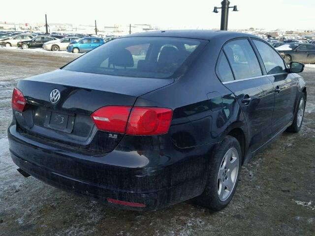 3VWBX7AJ6DM410354 - 2013 VOLKSWAGEN JETTA SE BLACK photo 4