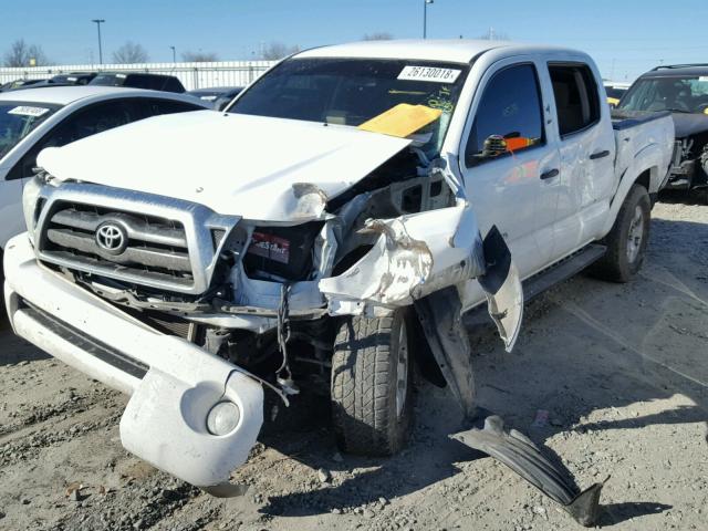 5TELU42N25Z004799 - 2005 TOYOTA TACOMA DOU WHITE photo 2