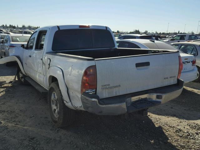 5TELU42N25Z004799 - 2005 TOYOTA TACOMA DOU WHITE photo 3