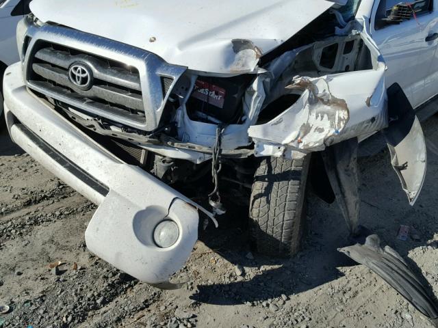 5TELU42N25Z004799 - 2005 TOYOTA TACOMA DOU WHITE photo 9