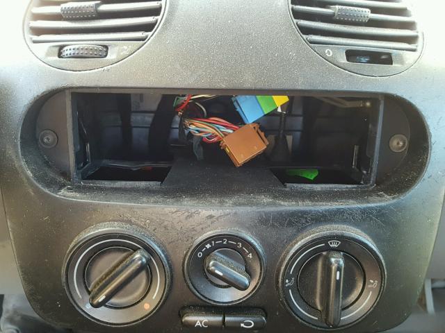 3VWCC21C4YM452225 - 2000 VOLKSWAGEN NEW BEETLE შავი ფოტო 9