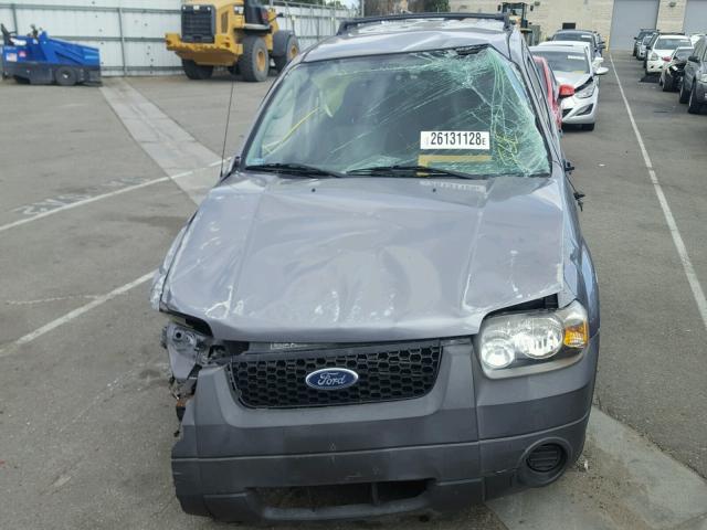 1FMCU02Z87KA29611 - 2007 FORD ESCAPE XLS GRAY photo 9