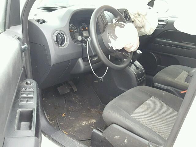 1C4NJCBA9GD536071 - 2016 JEEP COMPASS SP WHITE photo 9