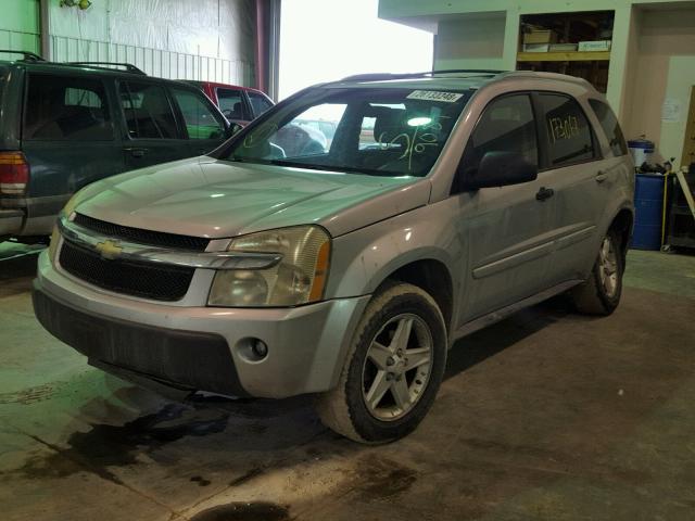 2CNDL63F556179089 - 2005 CHEVROLET EQUINOX LT SILVER photo 2