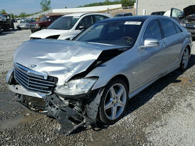 WDDNG8GB9AA289100 - 2010 MERCEDES-BENZ S 550 4MAT SILVER photo 2