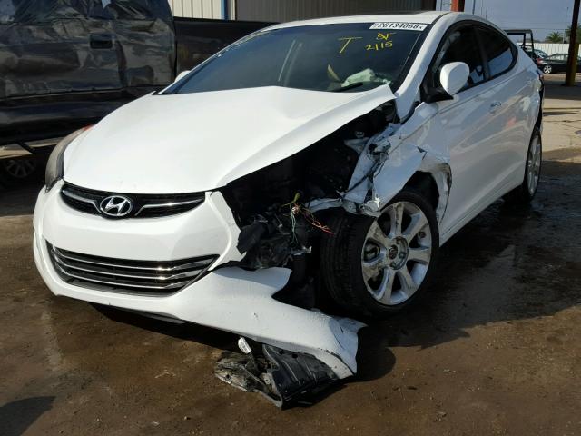 5NPDH4AE3DH235237 - 2013 HYUNDAI ELANTRA GL WHITE photo 2