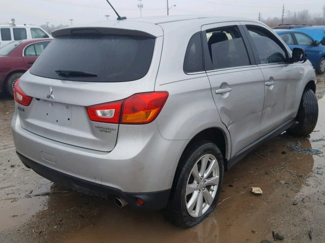 4A4AR4AU5FE038945 - 2015 MITSUBISHI OUTLANDER SILVER photo 4