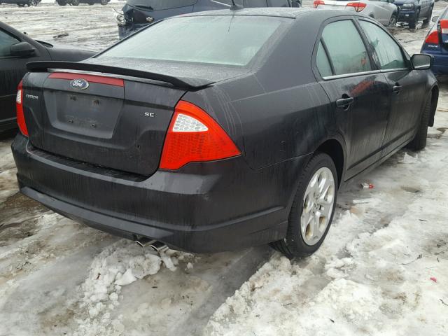 3FAHP0HA6AR428349 - 2010 FORD FUSION SE BLACK photo 4