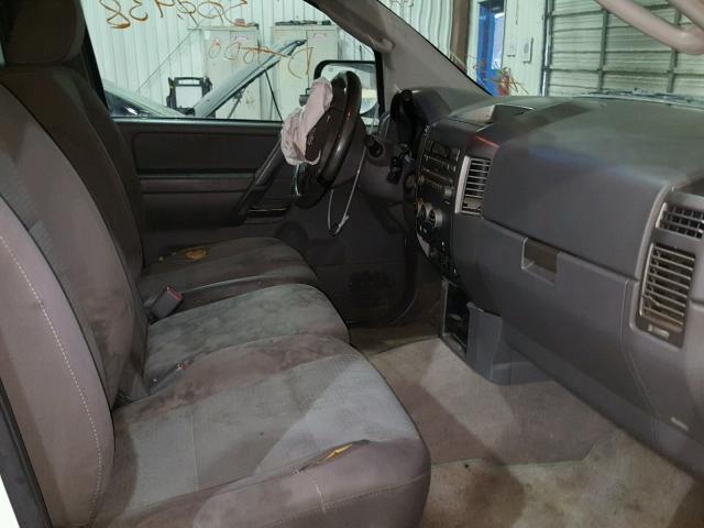 1N6BA06AX5N560055 - 2005 NISSAN TITAN XE WHITE photo 5