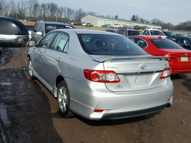 2T1BU4EEXDC062154 - 2013 TOYOTA COROLLA BA SILVER photo 3